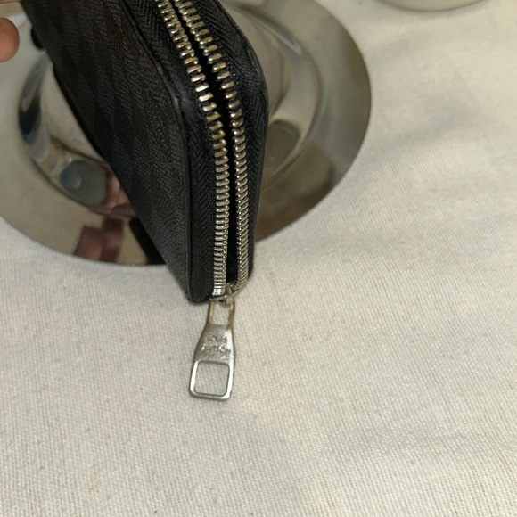 Authentic Louis Vuitton Damier Graphite Long Wallet Purse/SP4028. - Picture 8 of 8